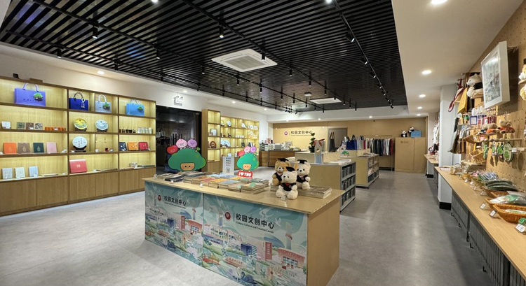 携手校友企业 维多利亚vic119文创中心推动校园文化建设提质增效